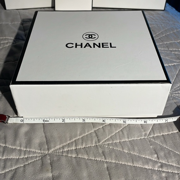 Chanel Box - Picture 10 of 12